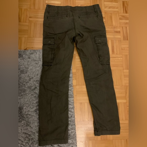 Old navy cargo jeans - Picture 3 of 3